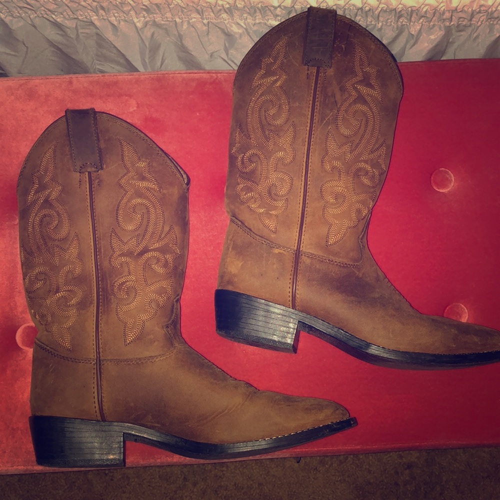 Justin Brand cowboy boots!